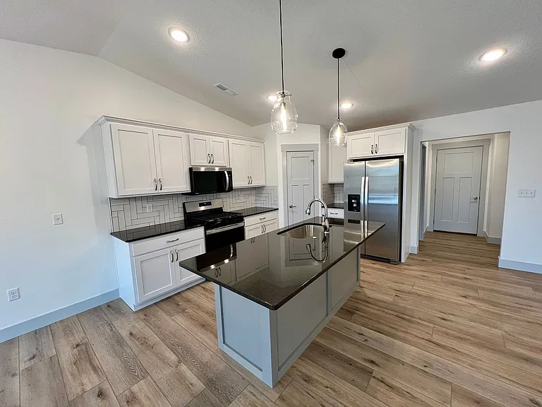 4646 Pierce Dr — Photo 9
