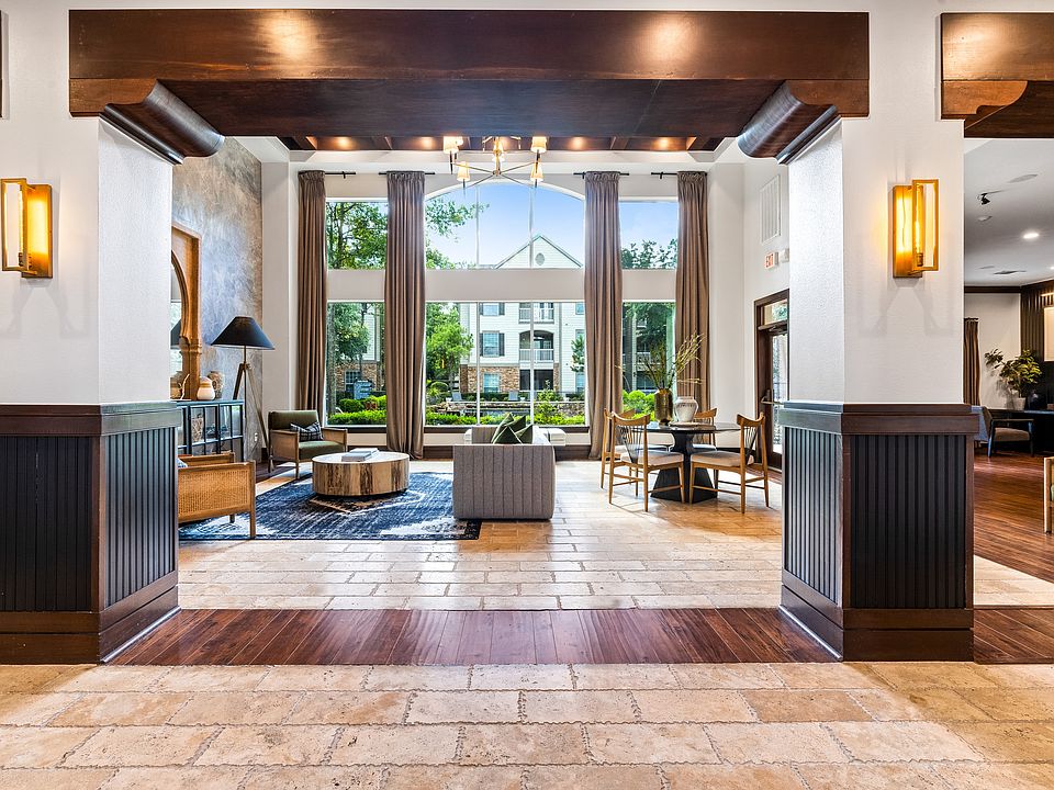 Leasing Center