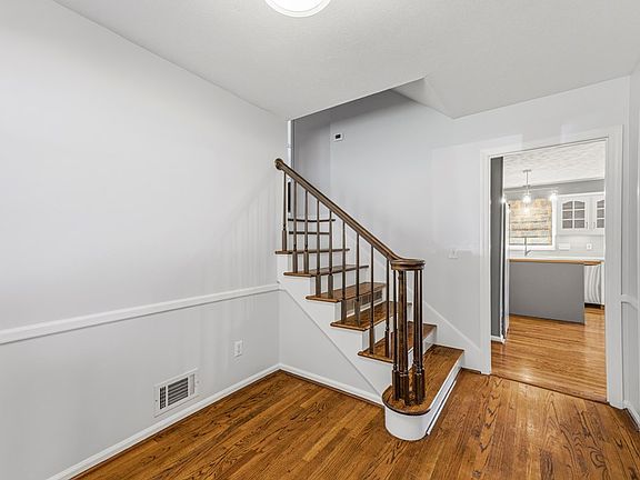 2nd image of 6122 Chrisbin Dr