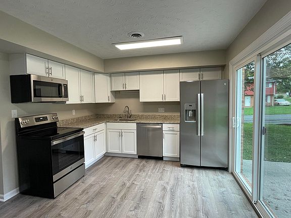 3rd image of 1902 Yeager Ave NE APT 5