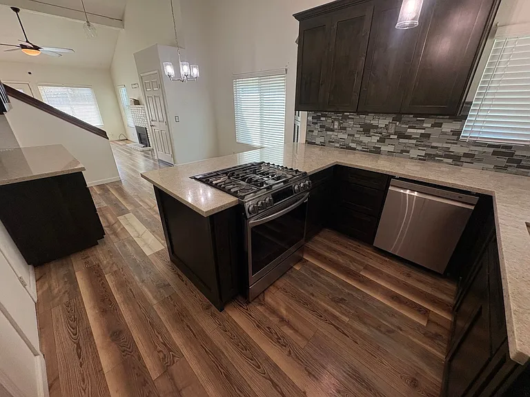 2212 N Edison St — Photo 3