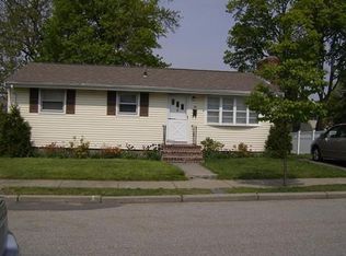 38 Pine St, Watertown, MA 02472