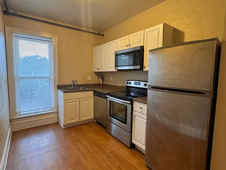506 North Cascade Avenue — Photo 4