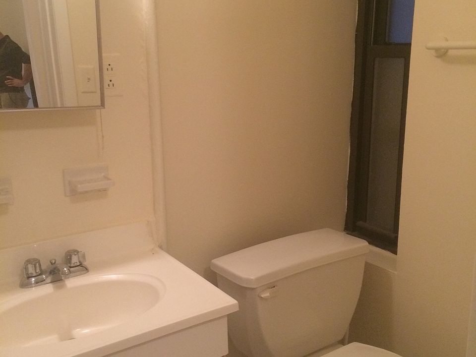 2nd image of 144 W 17th St APT 4FW