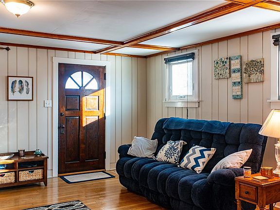 3rd image of 1146 Chestnut St