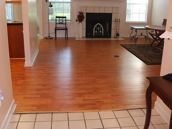 2nd image of 512 Juniper Place Dr