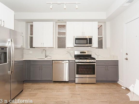 3rd image of 2543 N California Ave #1823