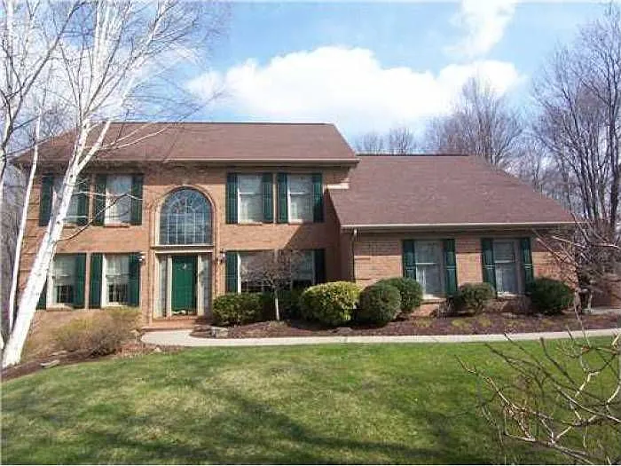 804 Montclair Dr photo 1