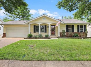 238 Vistaoak Ct, Ballwin, MO