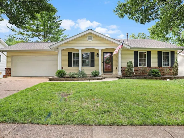 238 Vistaoak Ct, Ballwin, MO 63021