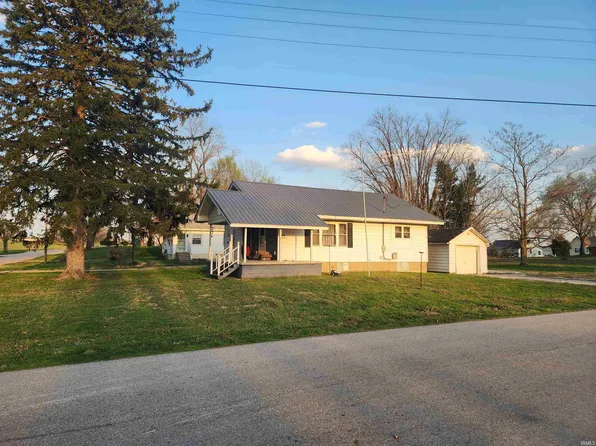 516 John St, Plainville, IN 47568