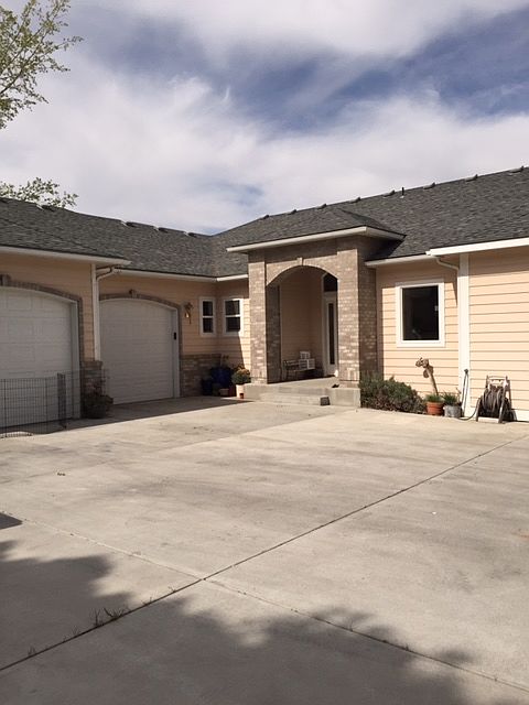 1st image of 191 Riverwood Street
