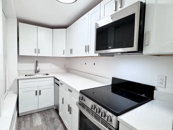 148 Liberty St APT 102, Lynn, MA 01901