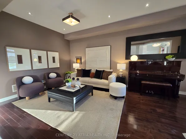 35 Russell Dawson Rd, Markham, ON L6C 0G7