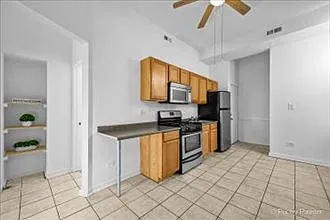2613 W Evergreen Ave #3 — Photo 3