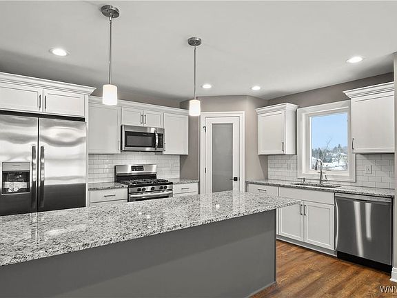 4th image of 7308 Woodhaven Dr