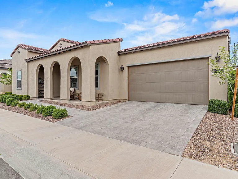 17244 W Vacaville St — Photo 11