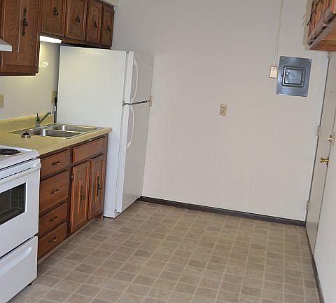 2nd image of 15 Coyne Ct #4013530