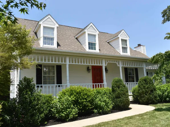 118 Sunset Dr, Waynesboro, VA 22980