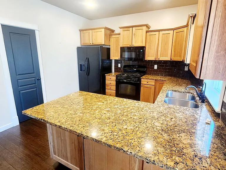 101 Stone Fly Dr — Photo 5