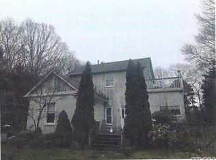 20 Kennedy Dr, Southampton, NY 11968
