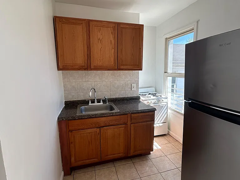 133 Myrtle Ave #3 — Photo 3