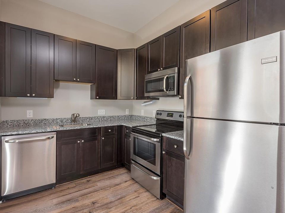 2nd image of 1728 Eastern Ave APT 8