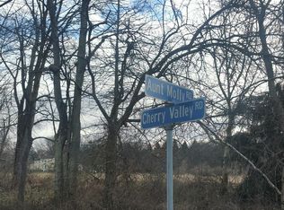 15 Aunt Molly Rd, Hopewell, NJ 08525