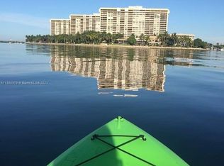 2 Grove Isle Dr #B1402, Miami, FL 33133