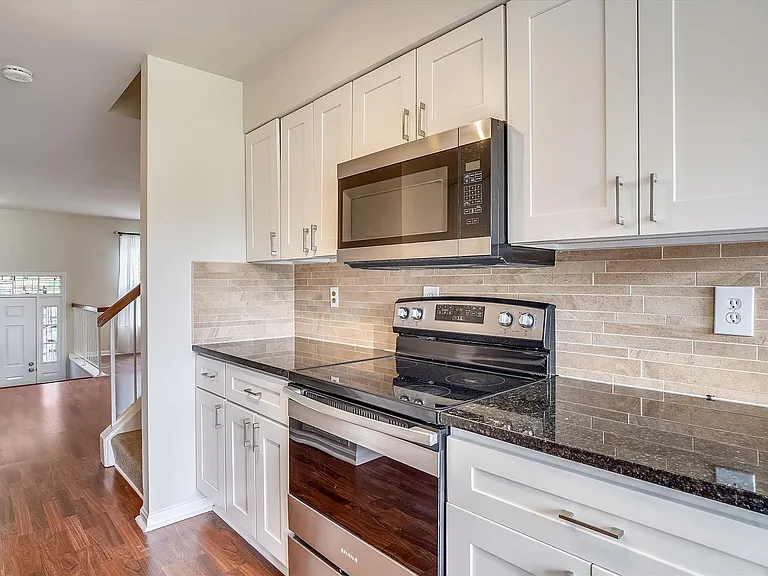 8830 Thomas Lea Ter — Photo 4
