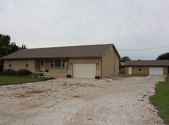 4th image of 3419 Meadowlark Ln