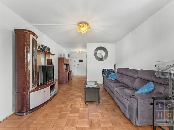 575 Grand Street image 5 of 23