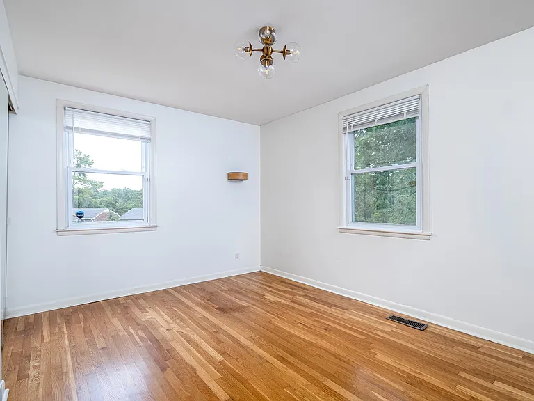 844 Rose Park Dr — Photo 22