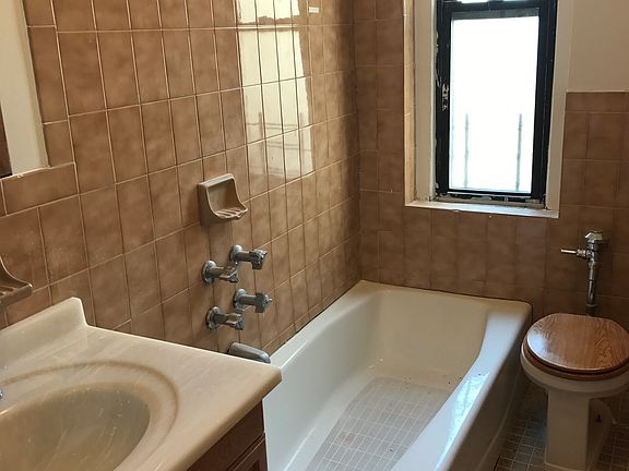 2nd image of 91 E 208th St APT 4D