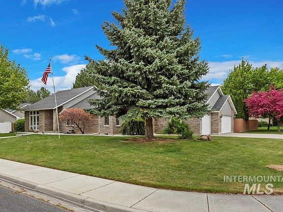 3rd image of 2072 Candleridge Dr