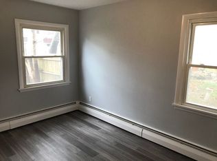 19 Commercial St, Marblehead, MA 01945