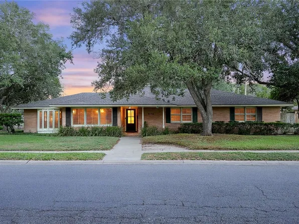 414 Barracuda Pl, Corpus Christi, TX 78411