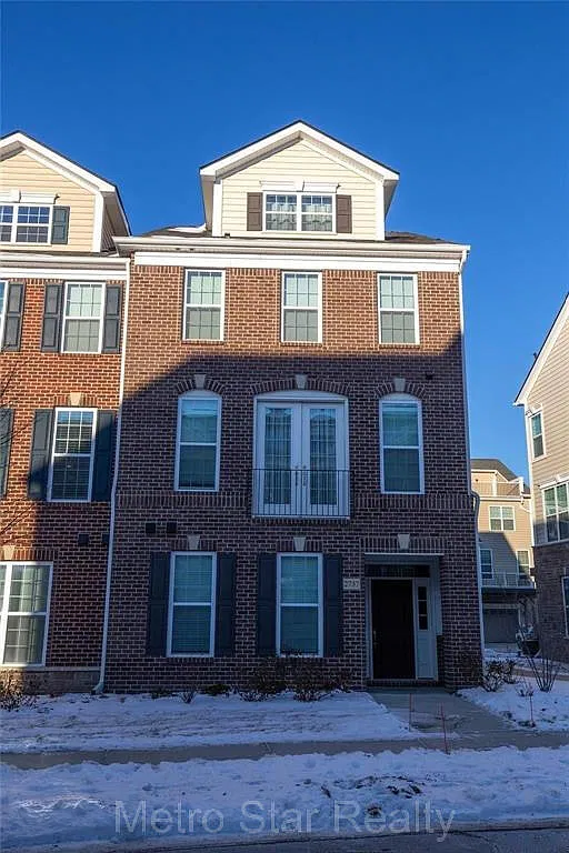 4 bed, 3.5 bath, 2686 sqft, $4,000 — Photo 1