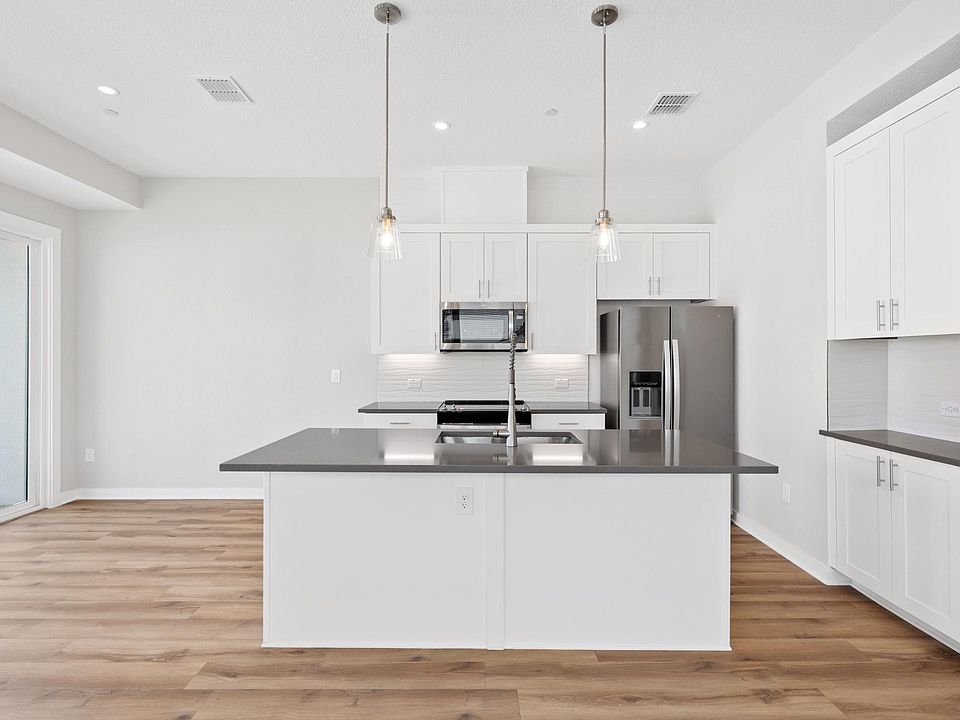 1st image of 12000 Vista Parke Dr #506