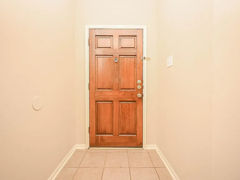 18518 Shadow Line Ct — Photo 4