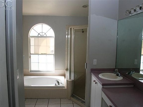 5th image of 2400 Lola Ave