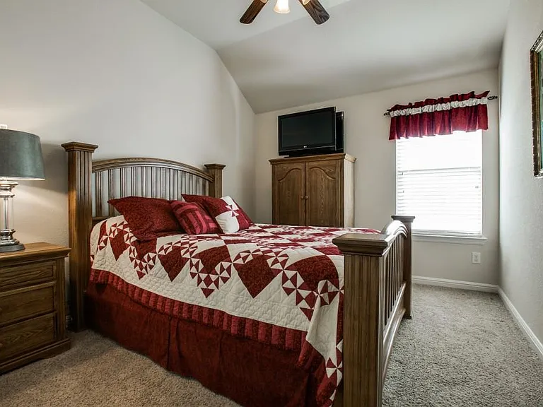 181 Hampton Dr — Photo 21