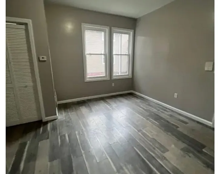 5-298 Halstead St #1A — Photo 4