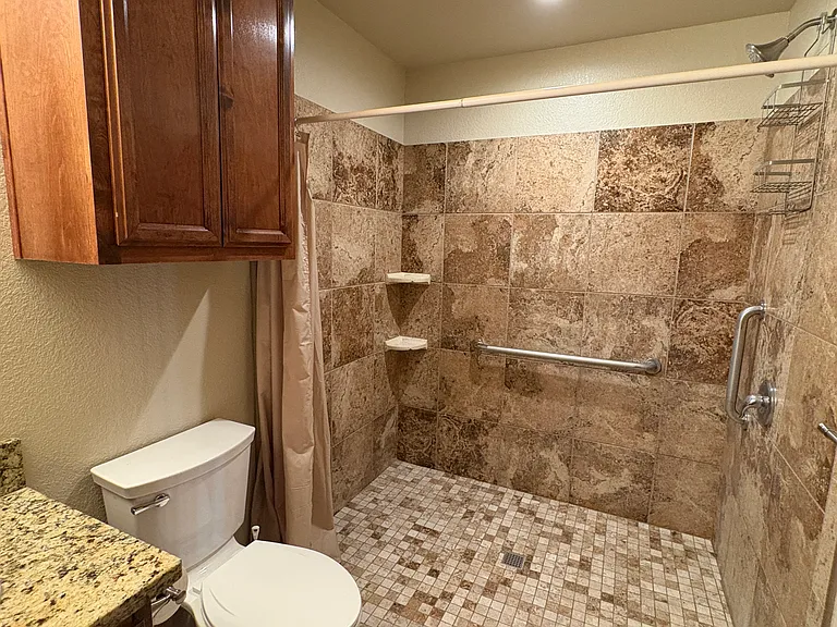 Burr Ave — Photo 11