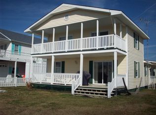 7095 7th St, Surf City, NC 28445