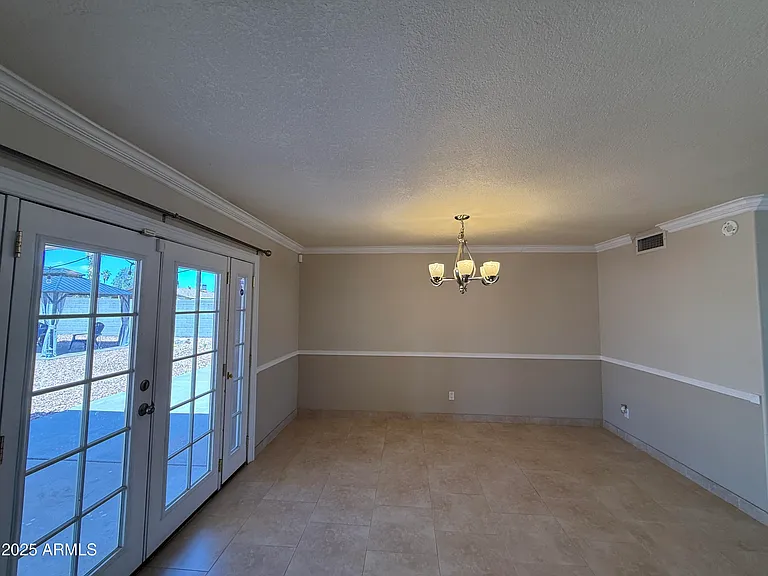 4032 E Hartford Ave — Photo 9