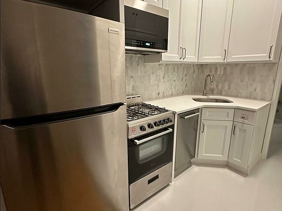 2nd image of 534 E 83rd St APT B