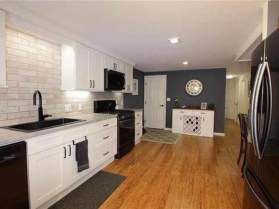 3rd image of 5088 Electric Ave