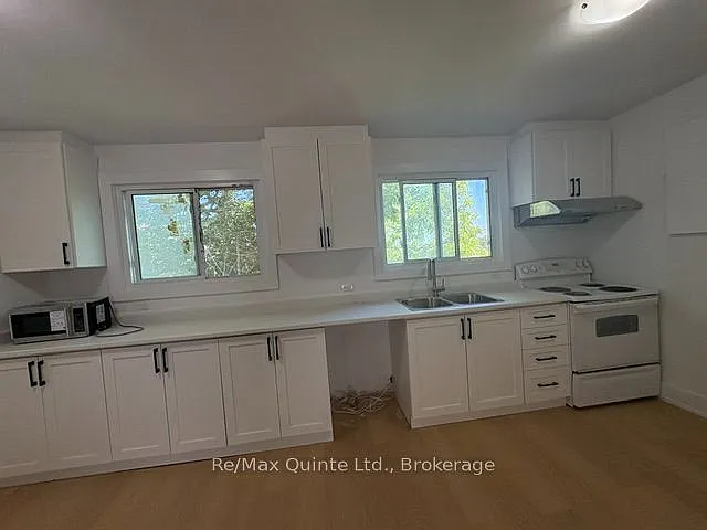 174 Queen St #6 — Photo 5