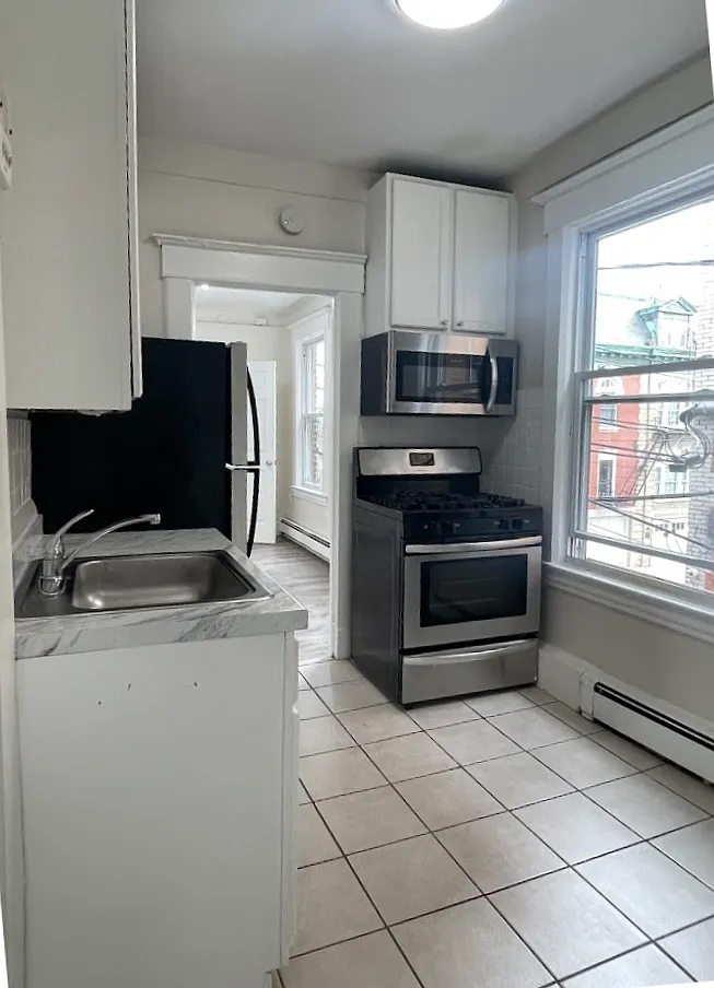 2 bed, $2,200 — Photo 1